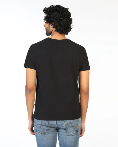 Black_Henley_Collar_Textured_T_Shirt_Hann-ET003572Z1-image2