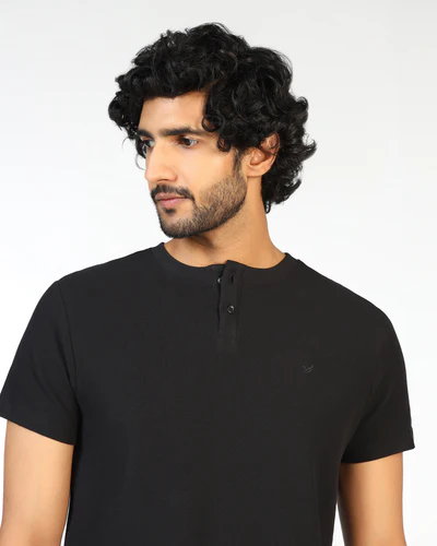 Black_Henley_Collar_Textured_T_Shirt_Hann-ET003572Z1-image4